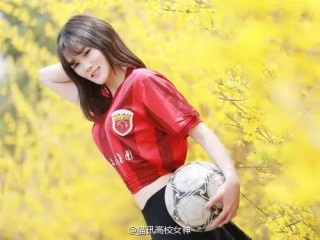 恒大足球宝贝(恒大足球宝贝金发碧眼图片)