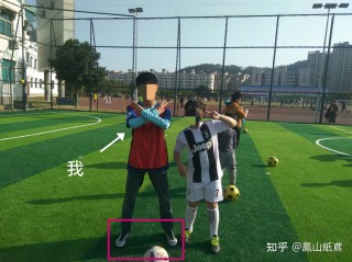 足球做饼(做足球蛋糕视频教程)
