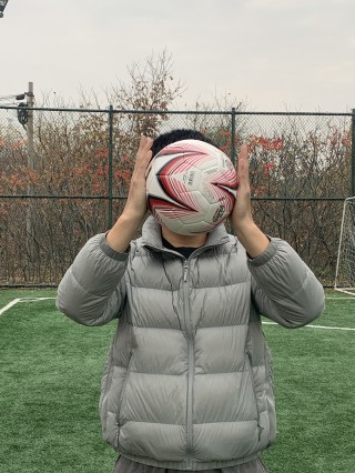 女友爱足球(女朋友喜欢足球送什么礼物)