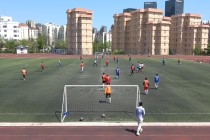 大学足球月(大学足球比赛规则)