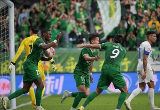 中超联赛鲁能国安直播(中超鲁能与国安的比赛时间)