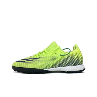adidasnike足球鞋(adidas nike足球系列对比)