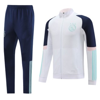 足球服蓝红(蓝色足球服哪个队好看)