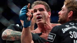 ufc凯恩vs温盾(ufc凯恩和wwe凯恩是一个人吗)