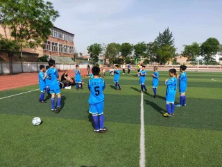 小学生足球比赛总结(小学生足球比赛总结范文)