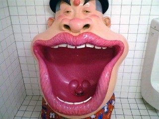 足球喷屎(踢足球喷屎)