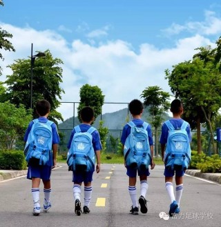 富力足球学校招生2016(富力足球学校一年学费多少钱)