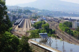 河床vs西部铁路(河道控源截污造价多少钱一米)