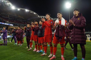 中国足球队今晚比赛(中国足球队今晚比赛比分多少)