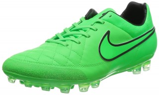耐克2024欧洲杯足球鞋(nike2021新款足球鞋)，耐克新款足球鞋亮相，专为2024欧洲杯打造