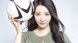 世界杯中国足球宝贝(世界杯足球宝贝彩妆绘画原图片)