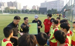 深圳足球培训学校(深圳足球学校在哪里)