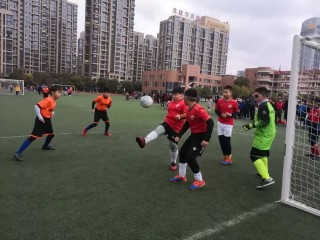班级足球联赛后卫排名(足球队的后卫是干什么的)