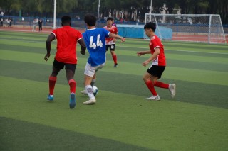 大学足球简报(大学足球比赛报道)