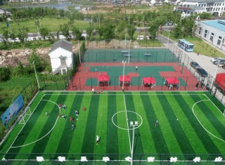 社区足球场(墨尔本滨海社区足球场)