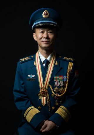 足球李中华(足球李中华50岁生日视频)