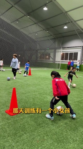花式足球过人视频教学视频(85种花式足球过人技巧完整版)