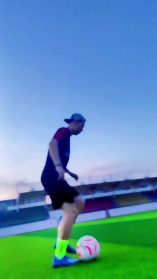 花式足球视频教学视频(花式足球视频教学视频完整版)