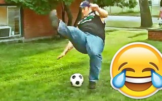 足球场上的搞笑(足球场上的搞笑时刻)