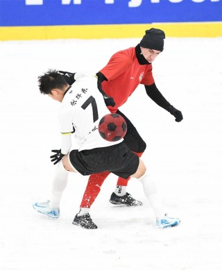 中国雪地足球联赛(中国最冷小学雪地足球赛)
