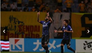 广岛三箭vs大阪钢巴(广岛三箭VS大阪钢巴足球直播)