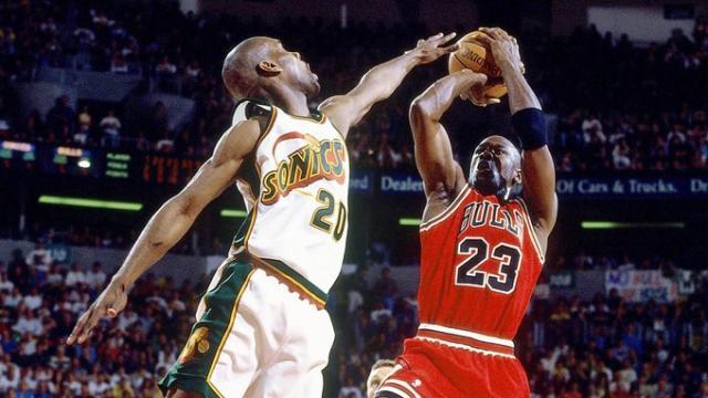 nba乔丹vs活塞(乔丹与活塞的nba季后赛)，乔丹对决活塞，NBA季后赛的巅峰之战，NBA季后赛巅峰对决，乔丹对决活塞  第2张