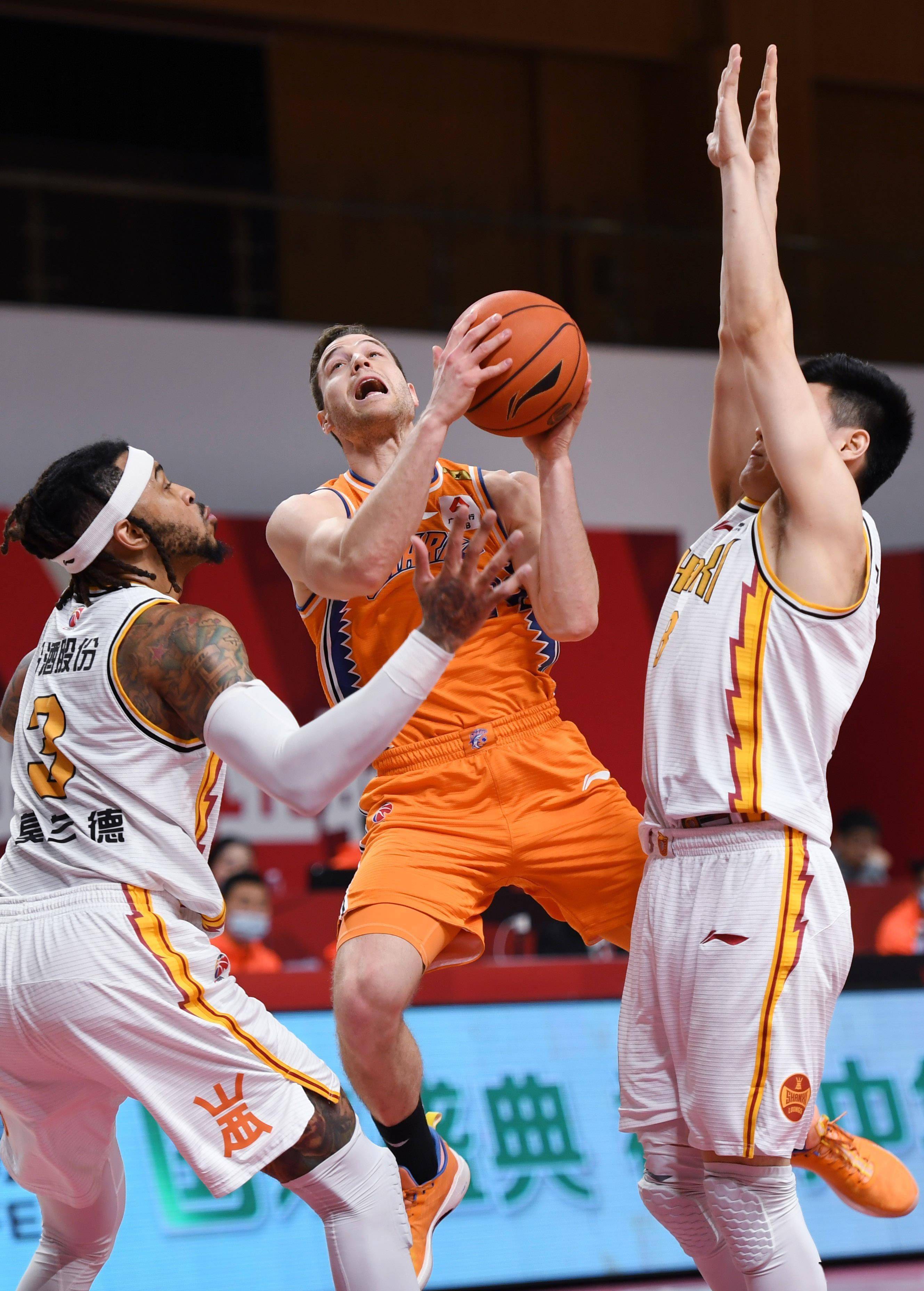 广州vs上海篮球预测(cba广州对阵上海今天直播)  第1张