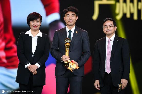 中超联赛颁奖官员(中超联赛颁奖官员是谁)  第1张