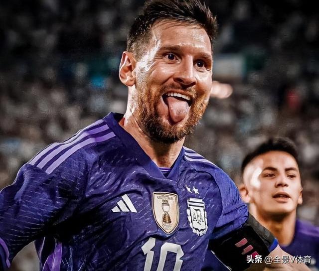 历史中的足球明星排名(历史足球巨星10位排名)  第1张