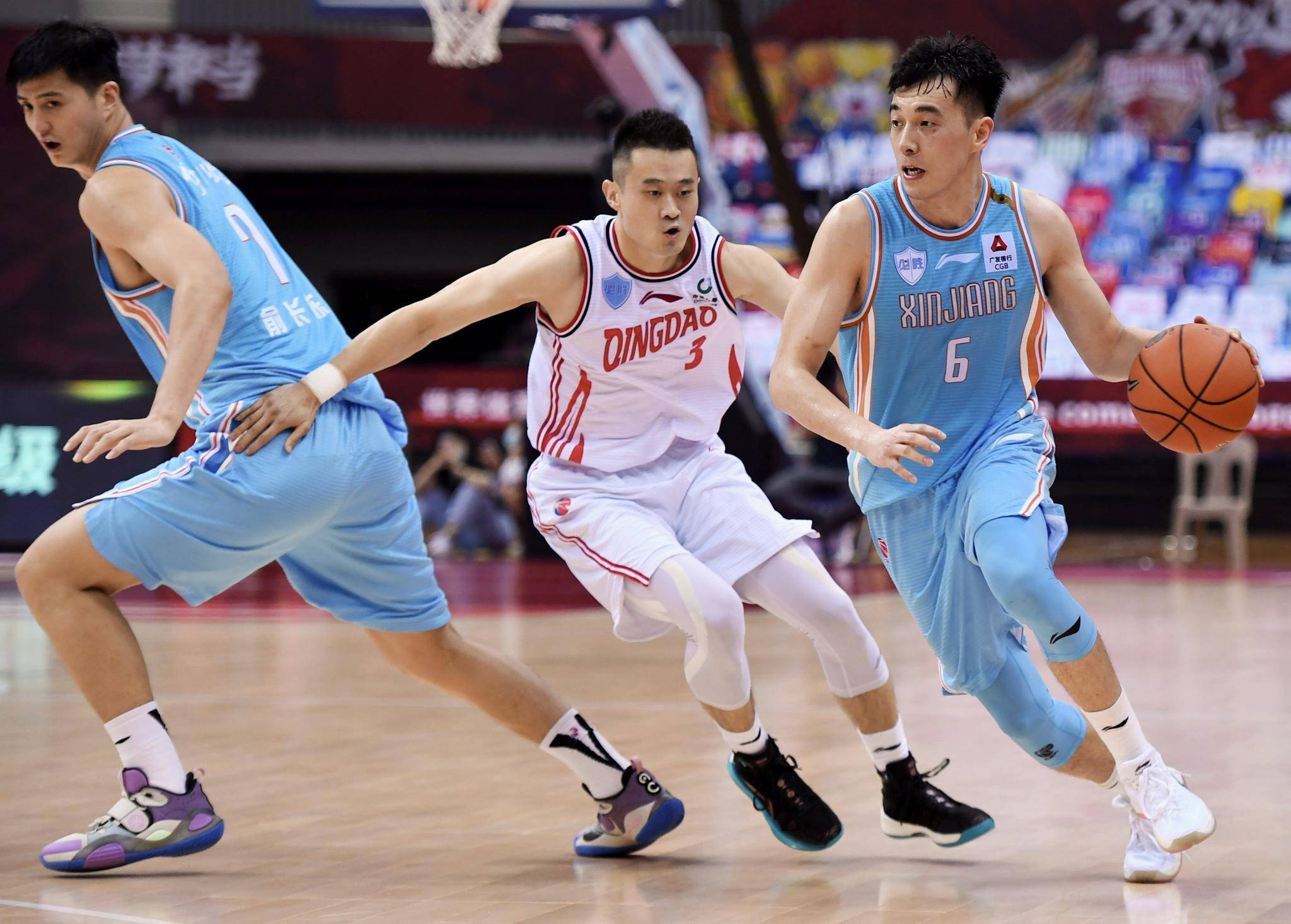 八一vs浙江cba(cba赛程曝光揭幕战广东对浙江 八一男篮并未退出)  第1张