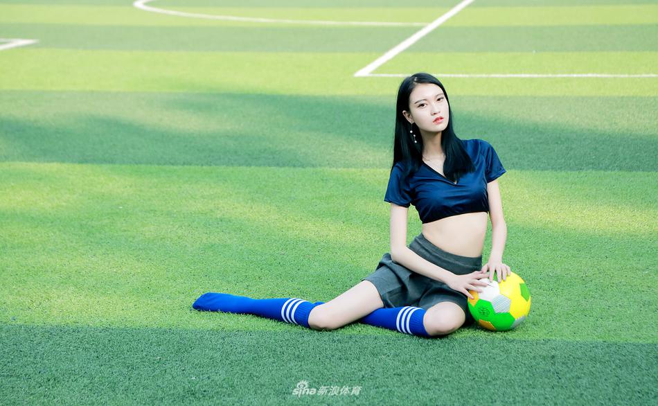 足球宝贝与 *** 视频(足球宝贝壁纸高清手机壁纸)  第2张