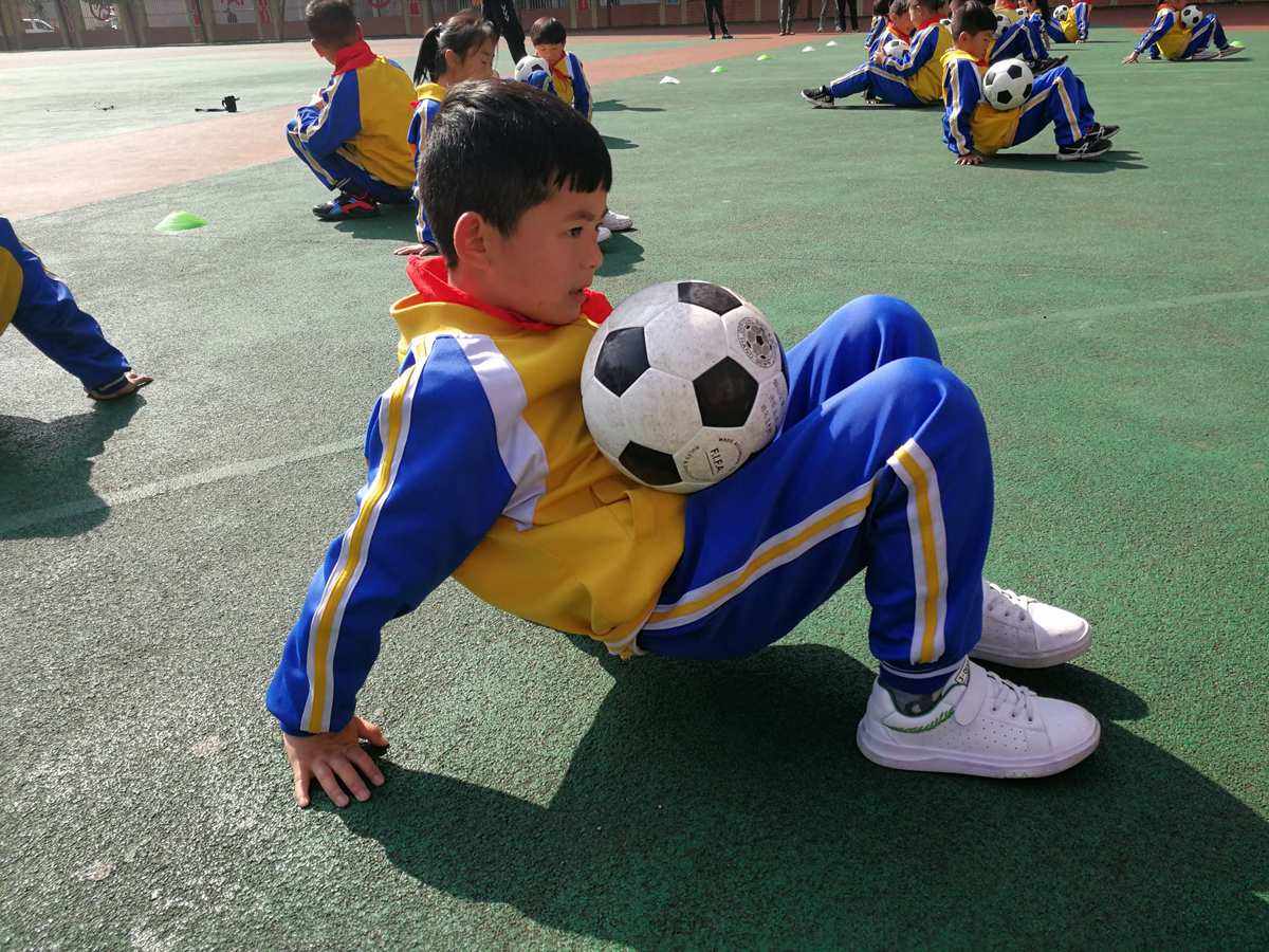 业余足球教学(业余足球教练培训主要课程)  第1张