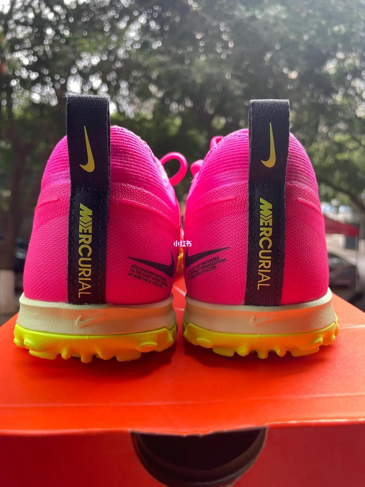 nike足球鞋碎钉(足球鞋碎钉和长钉区别)  第2张