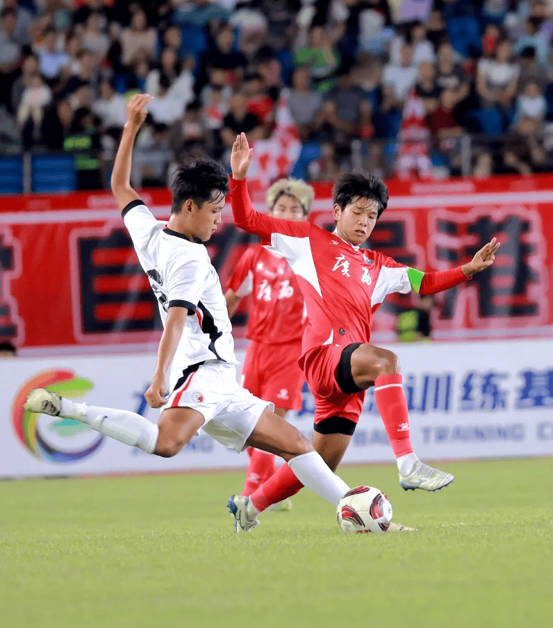 全运足球u20四川(四川全运u20足球队全家福)  第1张