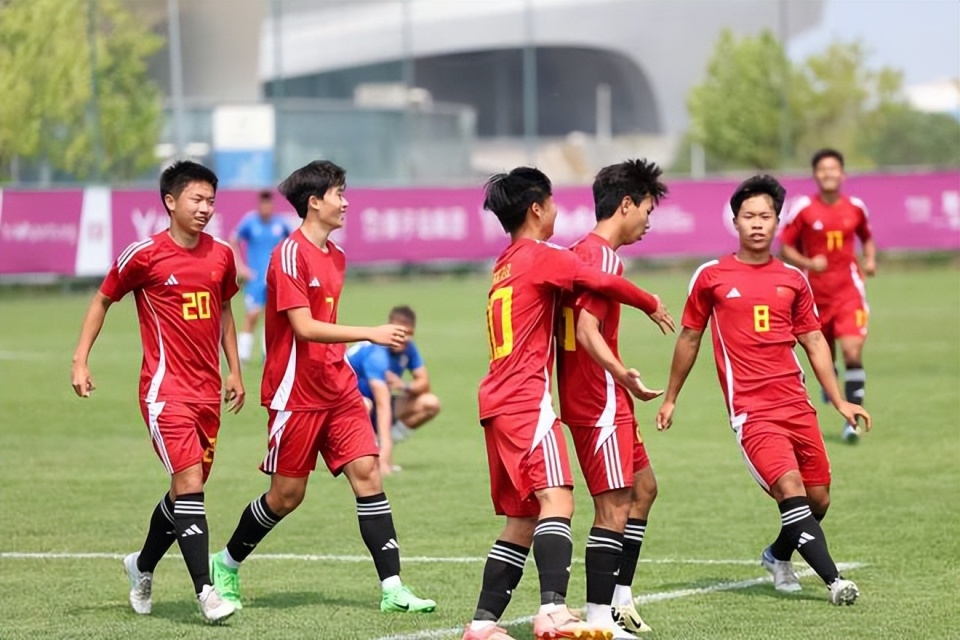 中国杯国际足球(中国杯国际足球锦标赛历届冠军)  第2张