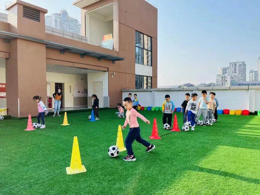 幼儿足球训练游戏(幼儿足球游戏课教案)  第1张
