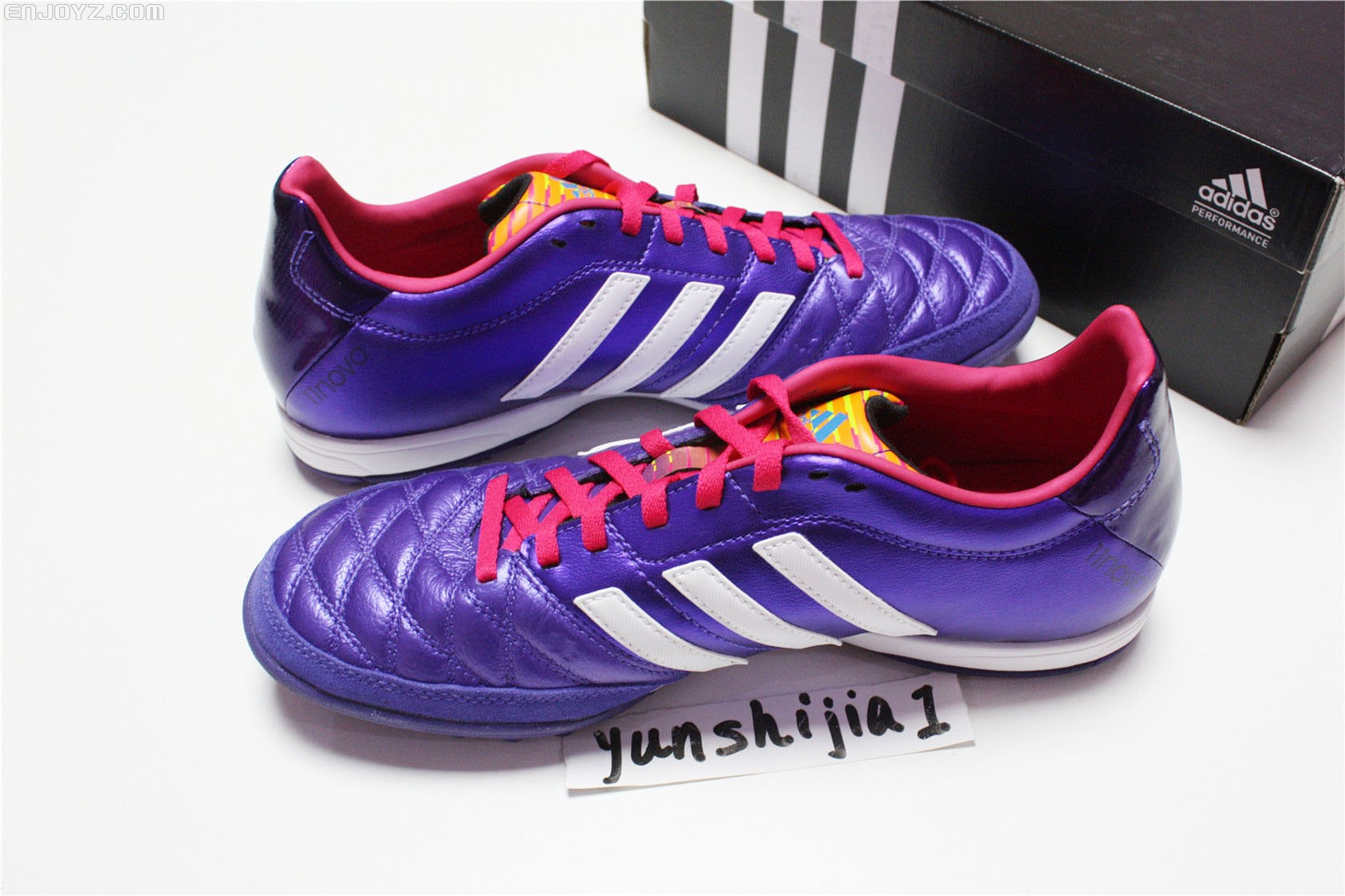 什么是释迦足球鞋(adidas释迦足球鞋)  第1张