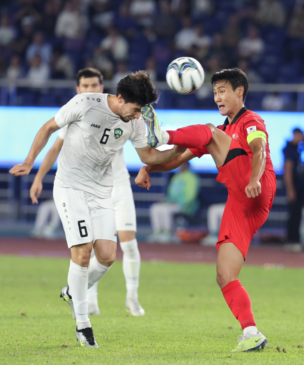 韩国足球乌兹别克(乌兹别克斯坦与韩国的足球比赛)  第2张